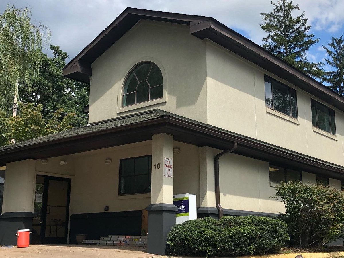 AMS new facility opening soon. Now enrolling for Fall music lessons at our new facility. Student bands still auditioning bass players, and group classes coming soon. Grand Opening Celebration tba next week mailchi.mp/ashevillemusic…