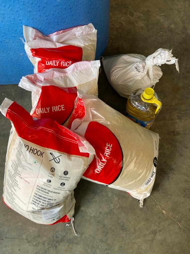RotaryLakeside's tweet photo. Rotary Bangalore Lakeside is happy to share dry ration with kids of Thayi Mane consisting of 100 kg rice, 10 kg dal and 5 ltr oil.

@rotarybangalorelakeside
@sharingiscaring
@joyofgiving https://t.co/OSOvudlqTT