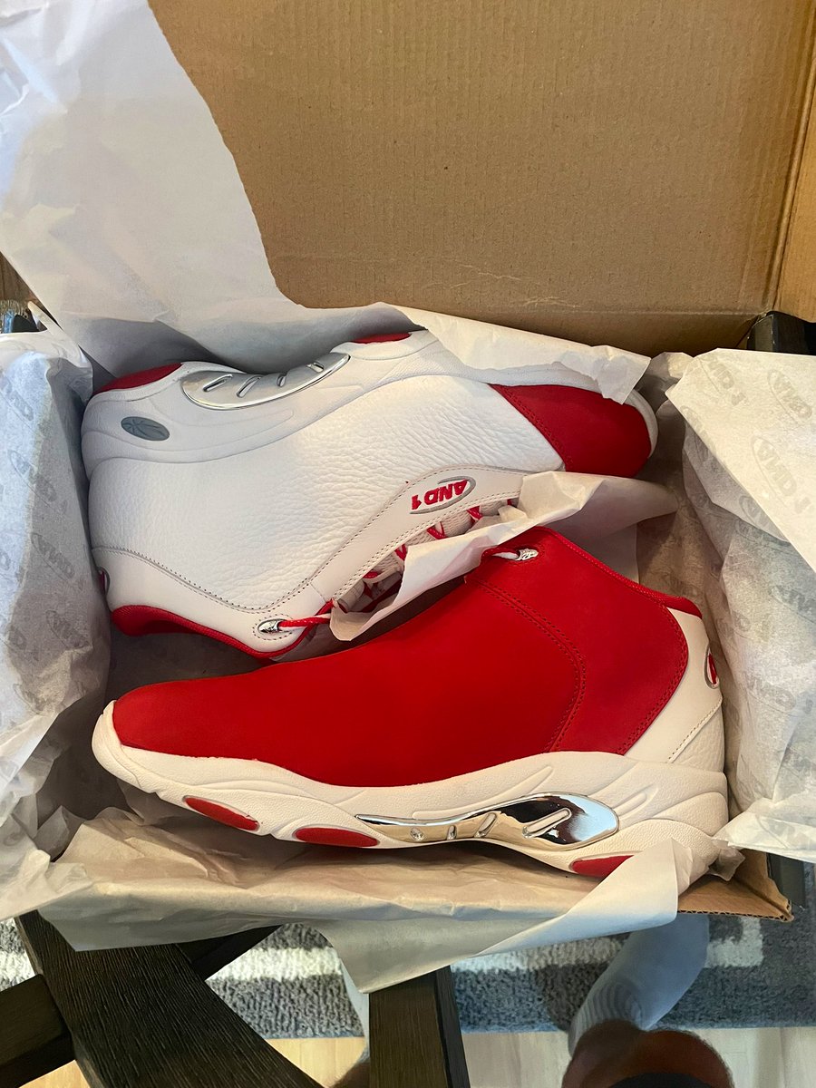 In honor of the 2000 dunk contest I’m bringing these back <a href="/mrvincecarter15/">Vince Carter</a>