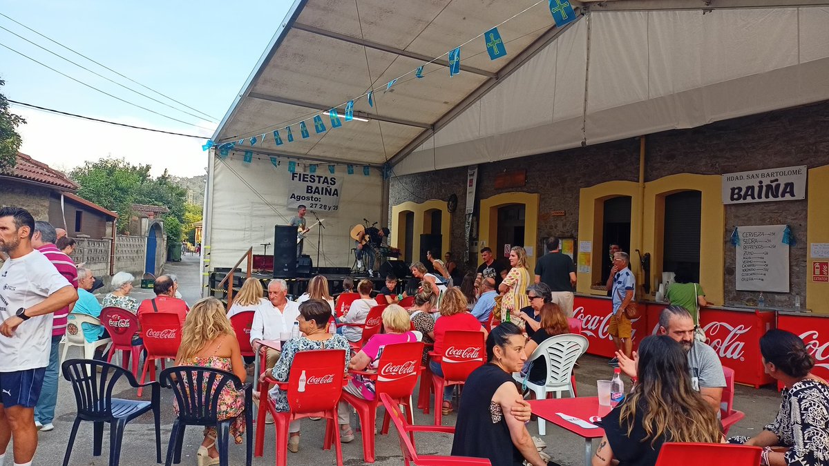 Vlascuencas's tweet photo. 📍 Fíestes de Baiña !!!
😃😃😃😃💚💚💚
#Ruidosdeciudad
💚💚💚💚💚💚💚
#vivirmieres #disfrutadetupueblu #baiña #fiestes #SanBartolome #descubriendolugares https://t.co/OKliCiQ0DF