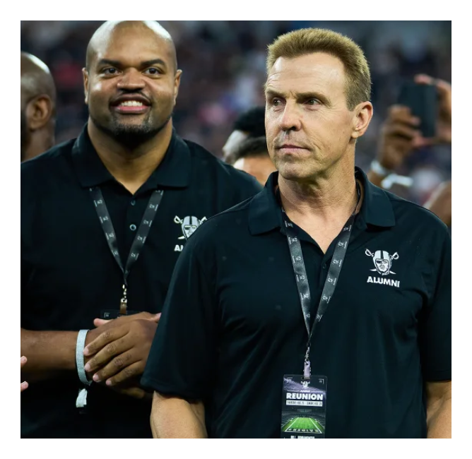 NFLMAVERICK's tweet photo. #Raiders Alumni 🏴‍☠️🏈

Grant Irons &amp; Bill Romanowski https://t.co/4MhkT0uPsu
