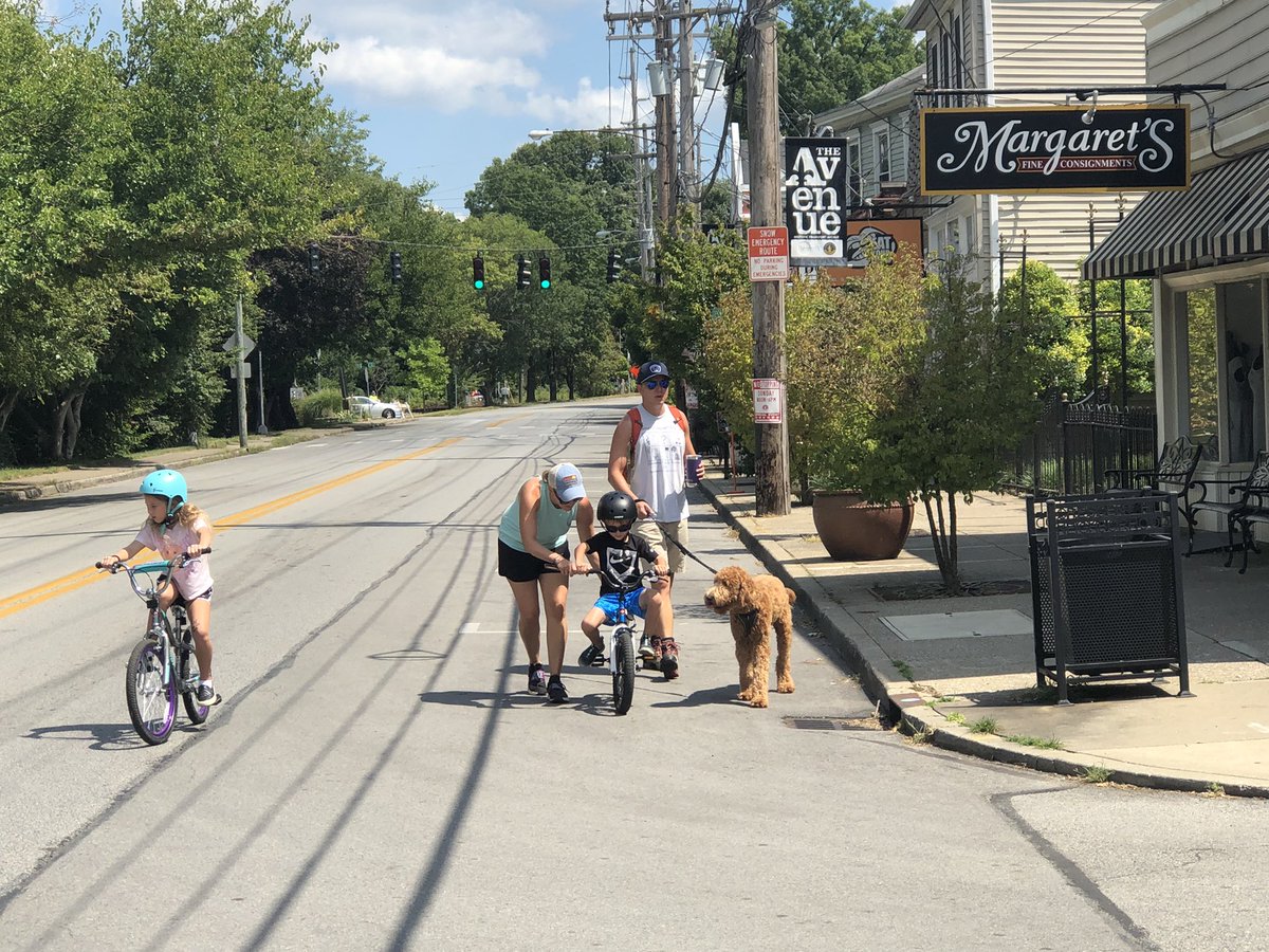 BillHollander's tweet photo. 2:00 pm and the early birds are on the street. Get a child’s id from @LMPD, help out @FieldElementary students, contribute to the Clifton/Crescent Hill Area Plan, and more. @CycLOUvia on Frankfort Avenue from Pope to Stilz, from 2-6 pm. https://t.co/1rBK17yevV