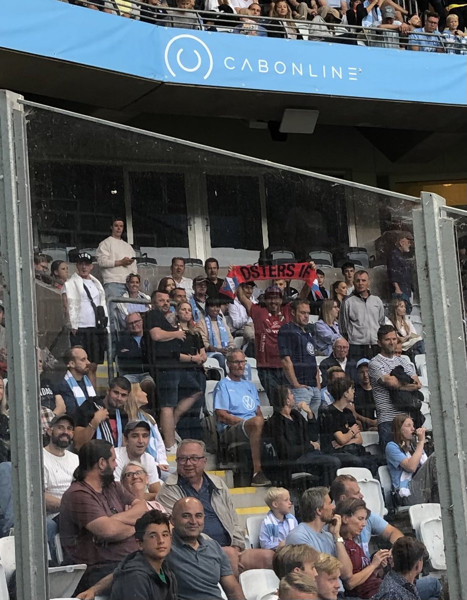 East Front på plats på Eleda Stadion idag för att se Malmö - Kalmar.