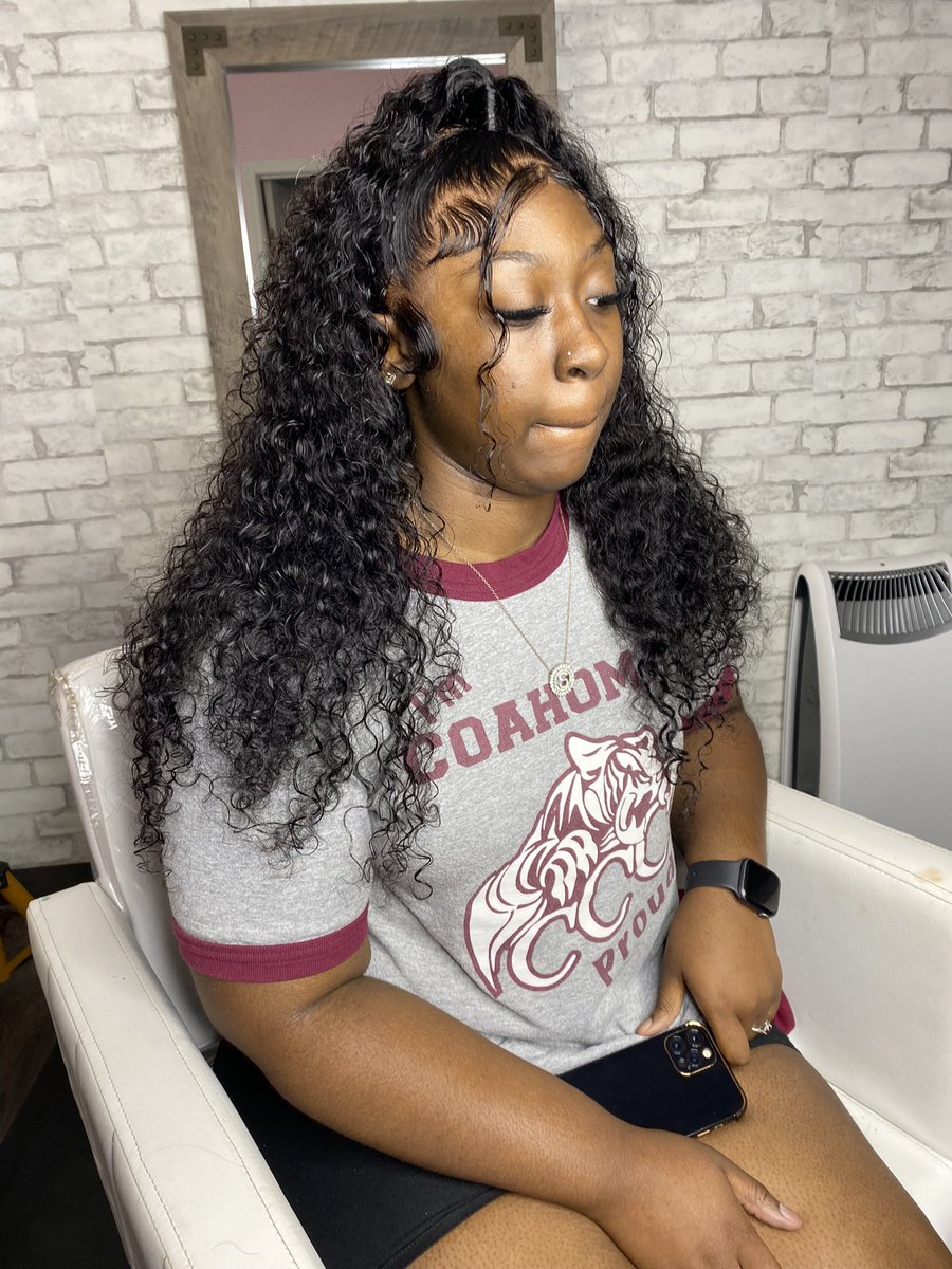 marimonae_'s tweet photo. #alcornstateuniversity hey y’all i’ll start doing hair on campus this week, so book y’all appointments ladies. lashes too!! 💕💕💕 https://t.co/WKu0d8EBXX