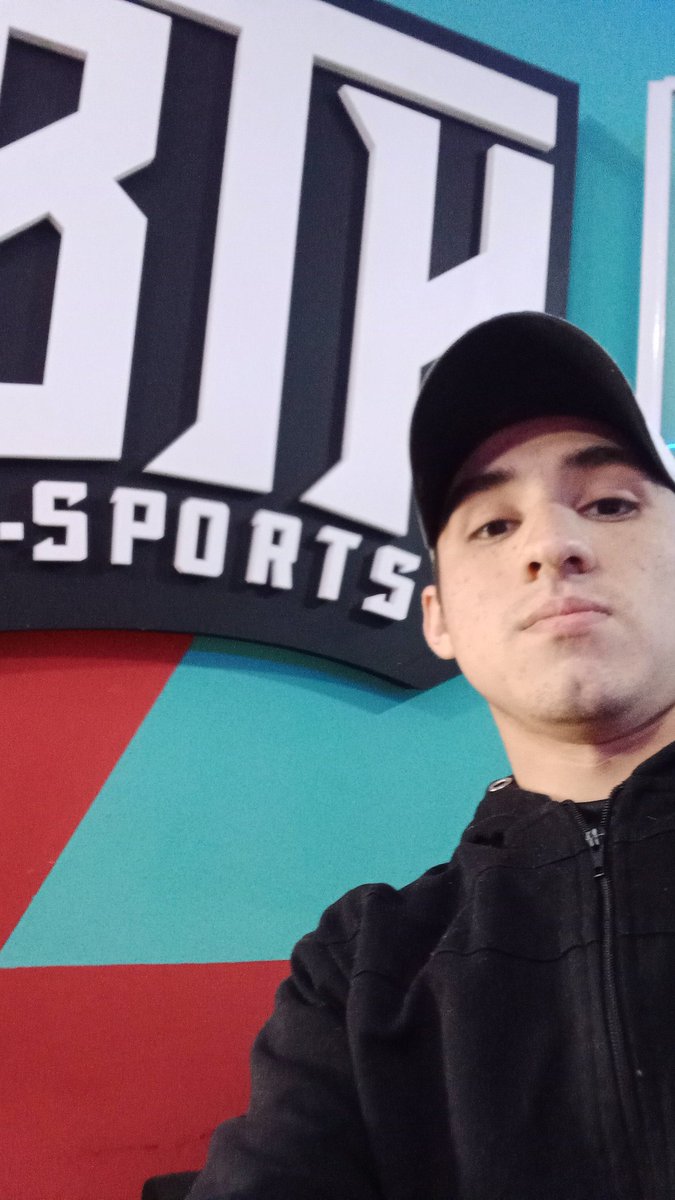 DopsFPS's tweet photo. En la game office de @BthEsports pata jugar la Anime-Con! Dios quiera se nos de!
#GOBTK @BTKGamingOK https://t.co/ANrwLjnc3n