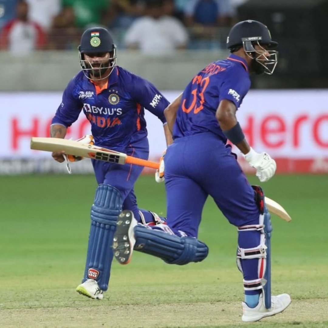 SunRisers's tweet photo. 5⃣2⃣ runs off 2⃣9⃣ balls 🧡

What a partnership between these two 🔥

Ravindra Jadeja (35) &amp; Hardik Pandya (33*) take 🇮🇳 past 🇵🇰 in a thriller!

#AsiaCup2022 #INDvPAK https://t.co/GVpctWwSwj