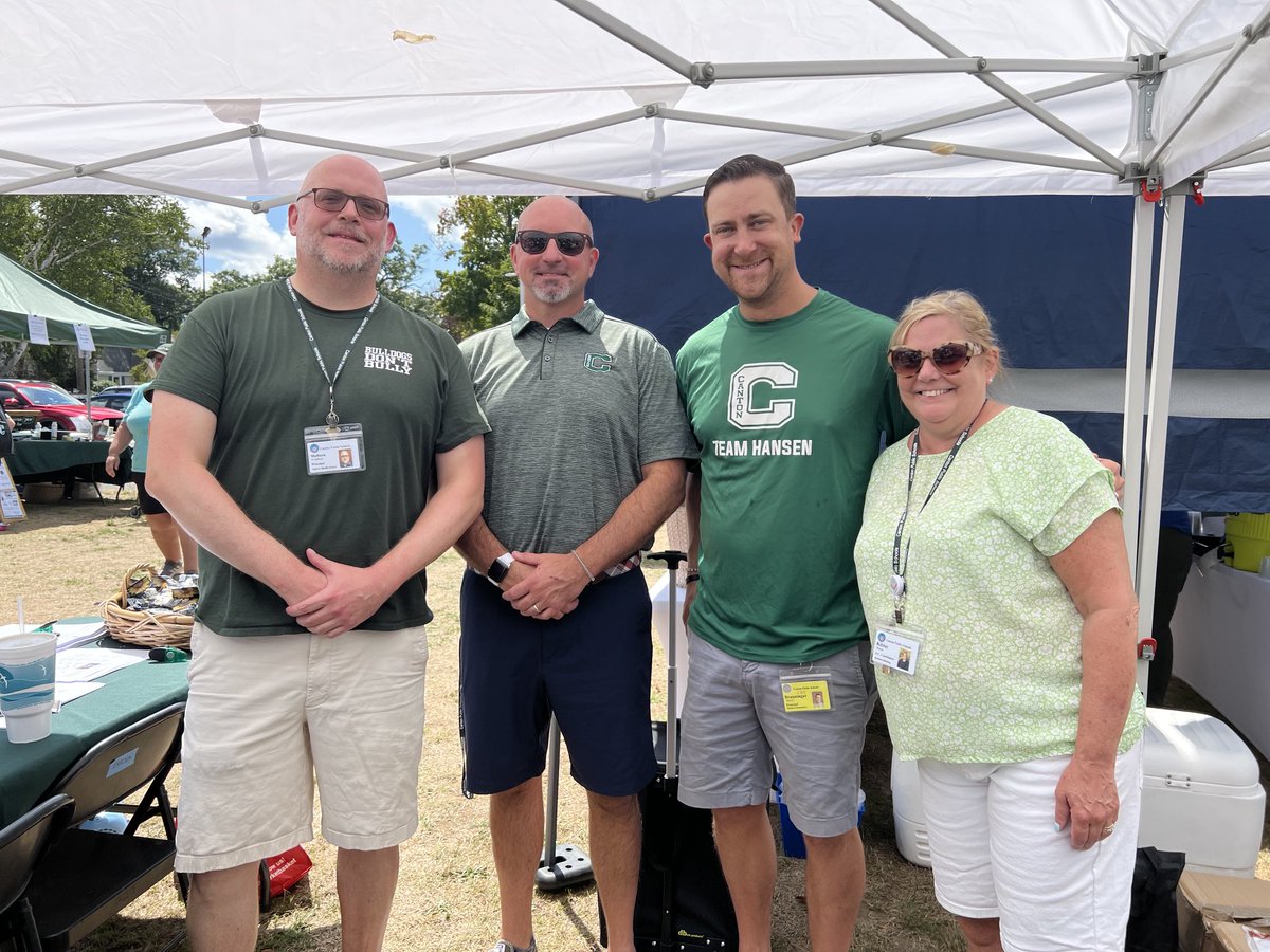 Derek Folan tweet media