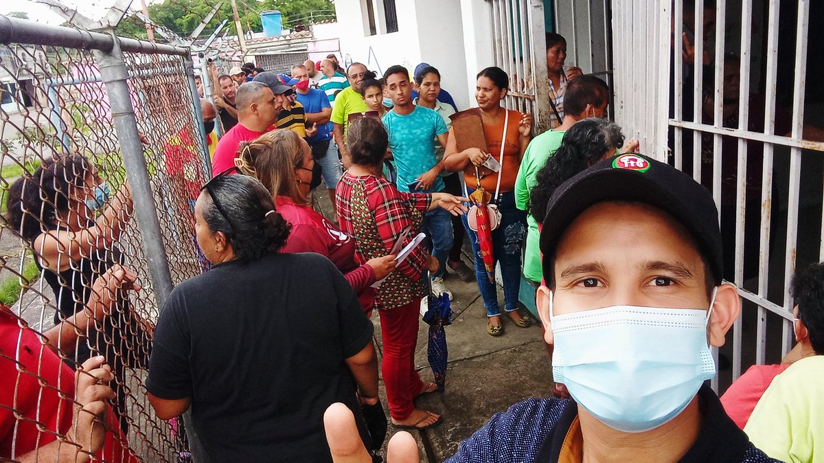 AlberthDicuru's tweet photo. #27Ago| Paz, Armonía y hermandad, se pusieron de manifiesto en la fiesta electoral Interna dónde el  Psuv renueva las bases para garantizar las futuras victorias de la patria, empoderando cada vez más al pueblo y fortaleciendo la unidad de los revolucionarios

#OrganizarUnirSumar https://t.co/KPsOP66Wbk