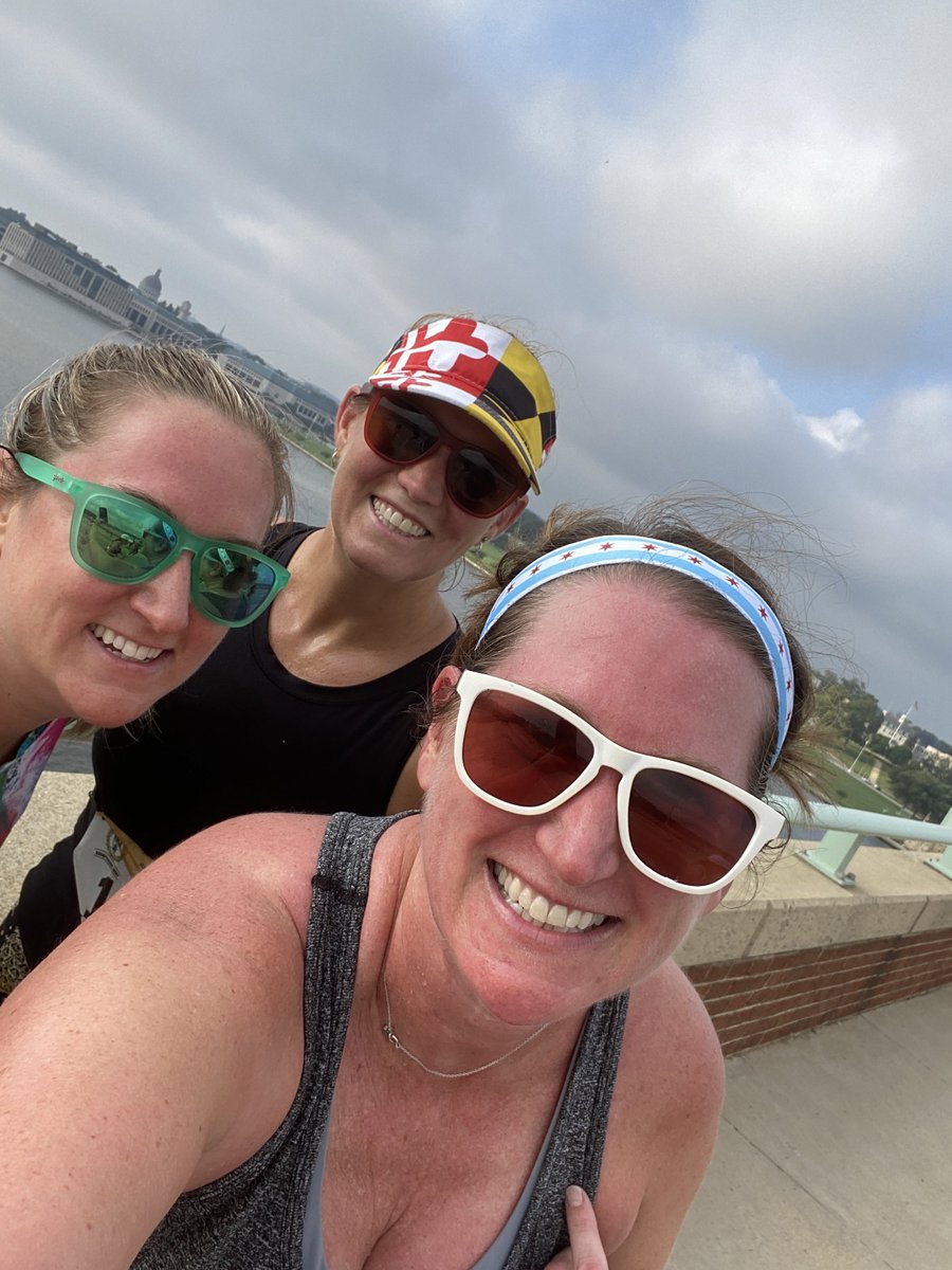 teach2connect's tweet photo. This last day of summer joy brought to you the #Annapolis10Miler with sister and bestie. Grateful for the chance to move and challenge myself before jumping with both feet into the year. #oncearunner https://t.co/JuZMw2G1NB