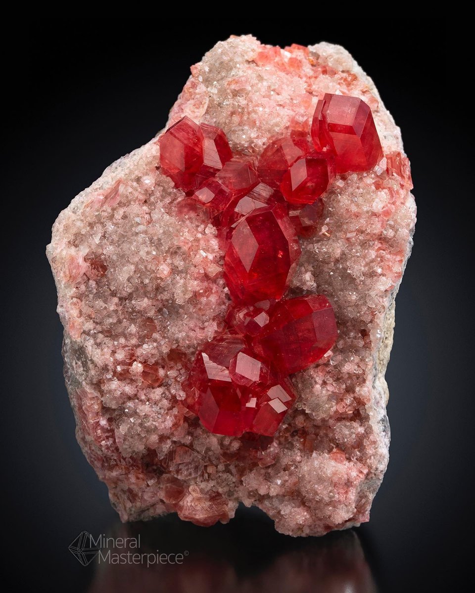 GeologyTime's tweet photo. This is fantastic Rhodochrosite - Uchucchacua Mine, Peru 
Photo © Mineral Masterpiece

#minerals #crystals #gems https://t.co/sM1B8JU4Rl