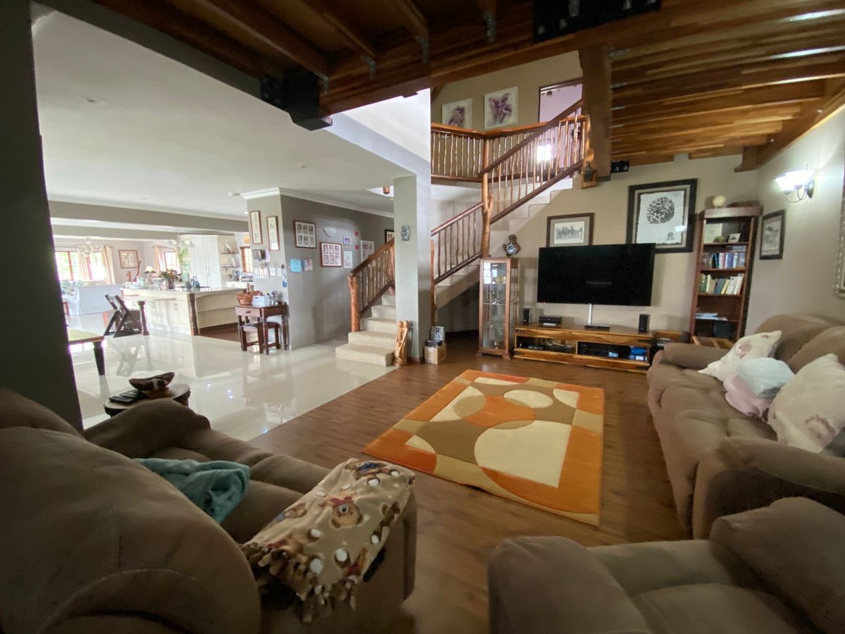 craigierocks's tweet photo. Time to sell my dream home which I built from the ground up. Here’s a few photos and if anyone is keen or knows anyone keen to buy, let me know… finders fee of course 😀👍based in kzn, forest hills.
Contact me for more photos … https://t.co/mvbVQ9UBiB