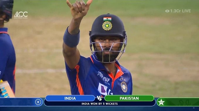 Annu4604's tweet photo. रोमांचक 🔥 
#IndiaVsPakistan #AsiaCup2022 https://t.co/suy26r4ABO