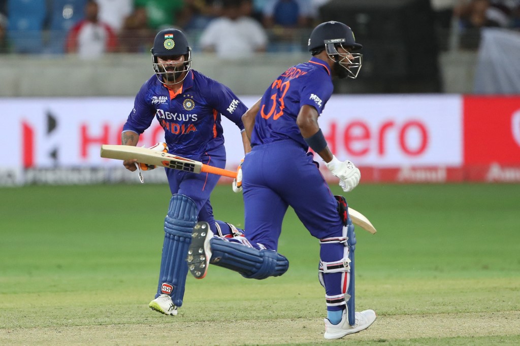 Vishal09404's tweet photo. India won by 5 wicket , congratulations 🎉🎉🎊.
A nail biting encounter.. but in the end the difference between both the team was Hardik Pandya. #INDvsPAK #AsiaCup2022 https://t.co/9Hpy3bpx3E