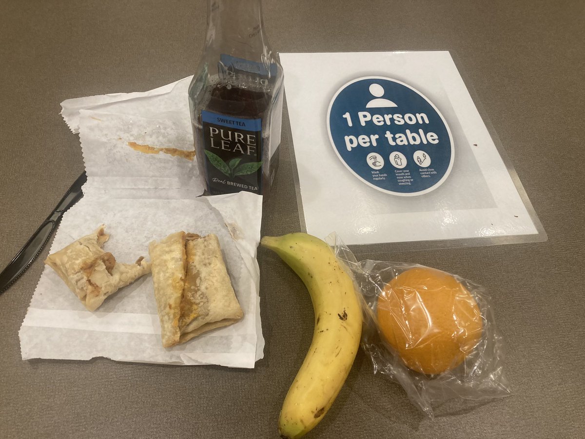 rockhero2013_a's tweet photo. Lunch of champions β€οΈ who doesnβt love a fried burrito #burrito #lunchbreak #worksux #Whoopwhoop #California https://t.co/jko9w1BZDk