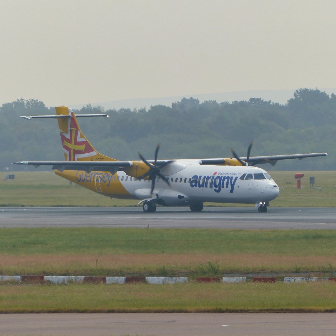 Michaelflying28's tweet photo. Aurigny Air Services ATR 72-600 G-OGFC arriving at Manchester Airport from Guernsey Airport 23.7.22.
#aurignyairservices #atr #atraircraft #atrlovers #atrintolife #atrleads #atrintolife #atr72 #atr72lovers #atr72600 #atr72_600 #atr72600series #atr72600✈️ #atr72600lover #atr600 https://t.co/V1qWOm5FPj