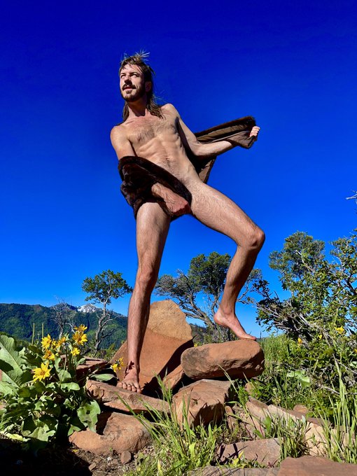 Grandma&rsquo;s fur coat. 😇 https://t.co/WD60y7Zowj<a href="/tag/newprofilepic"class="tags"><span>#newprofilepic</span></a>