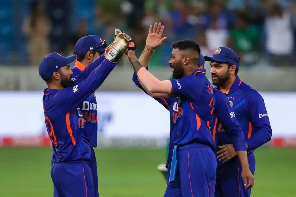 Jaspritbumrah93's tweet photo. Brilliant start 👏👏👏 Memorable game of cricket 🇮🇳 https://t.co/drA0Fryc6d