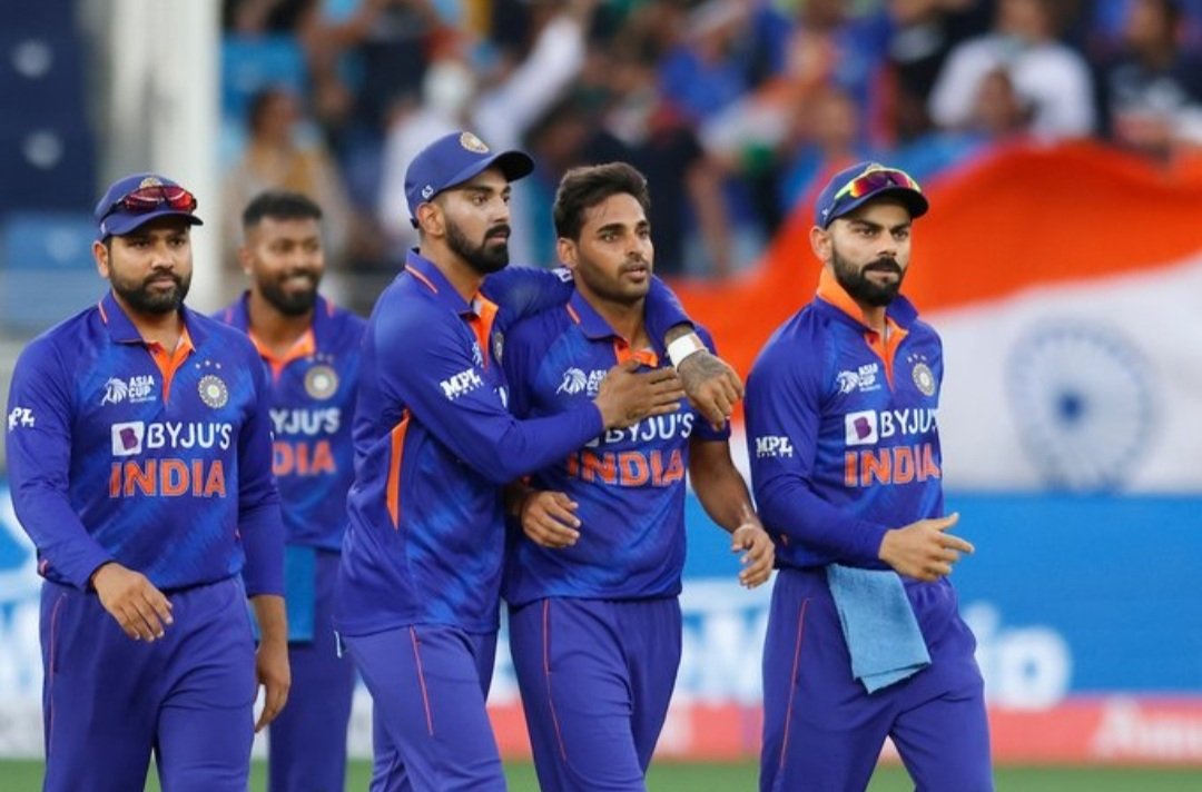 Swapnadeep2002's tweet photo. INDIA !!! 🇮🇳♥️

#IndiaVsPakistan #AsiaCup2022 https://t.co/y7lk3wYTGq