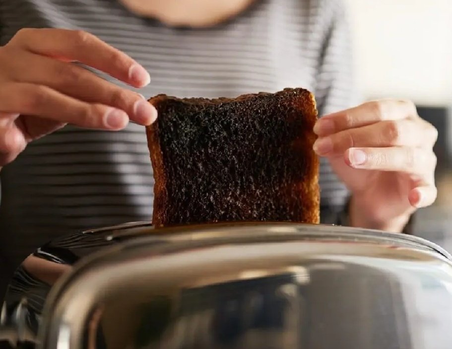Breadking9's tweet photo. Burnt bread again at home of Pakistanis. #INDvsPAK https://t.co/IUVYkqcQNk