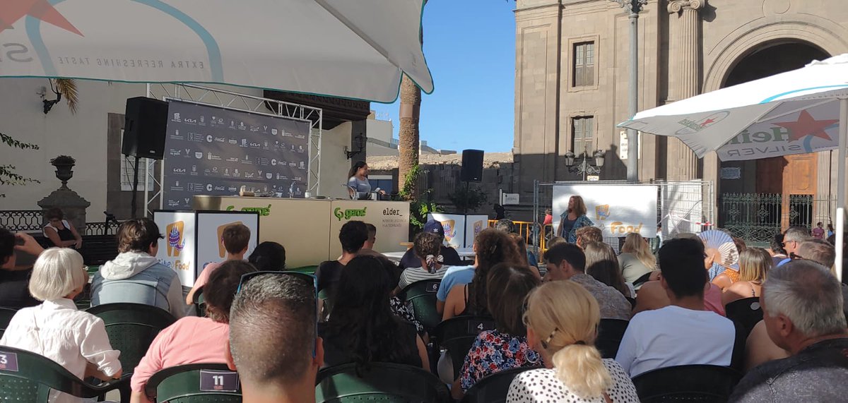 CineMasFood's tweet photo. Un dulce no le amarga a nadie, dice el refrán, pero si además es vegano y saludable como los que prepara Ana Mª Ojeda, de Lava y Salt, mejor. Pásate por el showcooking de la Plaza de Santa Ana y aprende con ella sobre pastelería 🥞 #cinemasfood #cinemasfood2022 #ViveVegueta #ICDC https://t.co/pHMVUR29t2