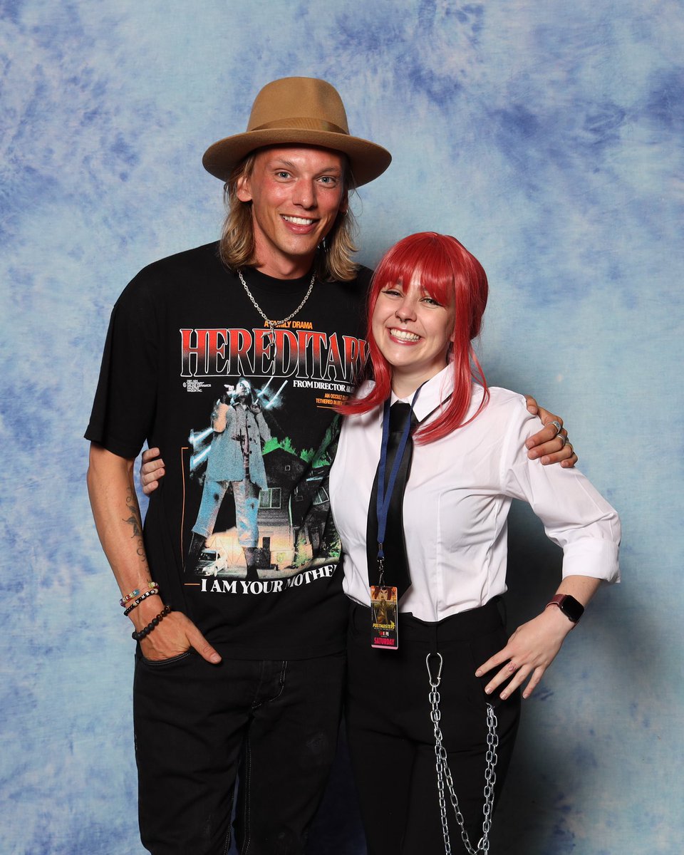j_raynettv's tweet photo. AHH Jamie Campbell Bower was so fuckin sweet 🥺🥺🥺 https://t.co/MKO7g98uSE