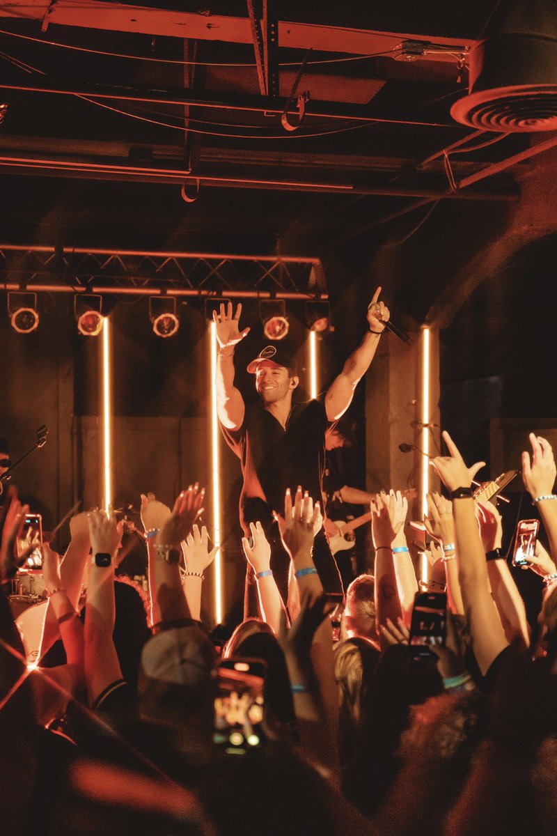 jakemiller's tweet photo. Columbus last night 🖤 Detroit tonight https://t.co/YjqJp1Kkod