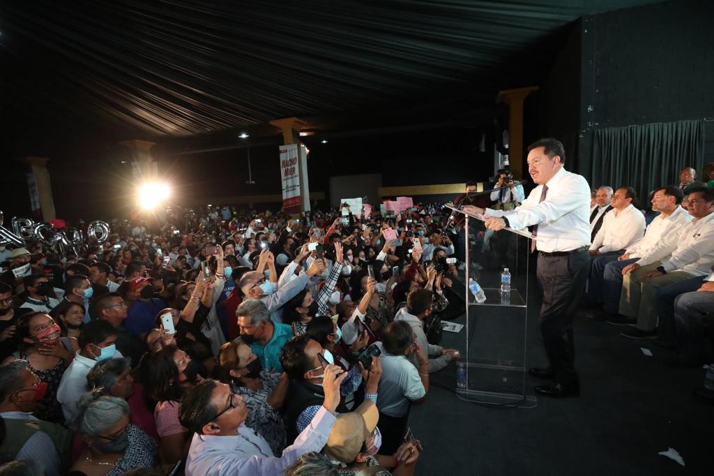 BruceJulis's tweet photo. "Aquí les digo que sí, tengo el mayor amor por mi estado, pero sería muy soberbio, muy arrogante y muy egoísta si tomara una decisión personal. Ni soy soberbio, ni soy egoísta y sí creo puntualmente que la decisión la tiene el pueblo de Puebla”: @NachoMierV @AxolotlmediaO https://t.co/HMKbx1s8t3