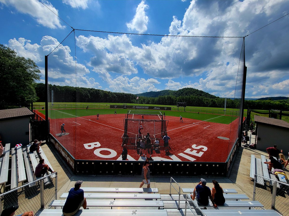 SBU_External's tweet photo. It's great to see the campus buzzing on a Sunday again! 

- @BonniesSoftball and @BonniesBaseball Prospect Camps
 
- @BonniesWSoccer vs. Eastern Michigan

- "Welcome to the Wolf Pack" first year student talk. 

First day if classes is tomorrow. We are back!
#Unfurl🐺 https://t.co/sngHvD5tU9