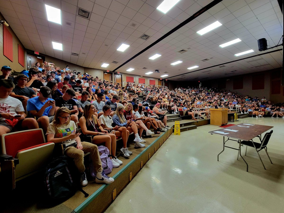 SBU_External's tweet photo. It's great to see the campus buzzing on a Sunday again! 

- @BonniesSoftball and @BonniesBaseball Prospect Camps
 
- @BonniesWSoccer vs. Eastern Michigan

- "Welcome to the Wolf Pack" first year student talk. 

First day if classes is tomorrow. We are back!
#Unfurl🐺 https://t.co/sngHvD5tU9