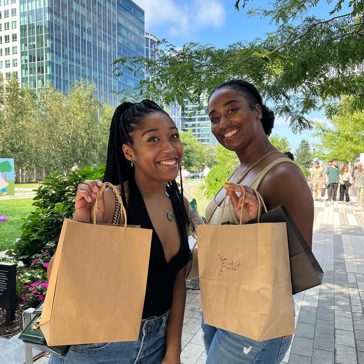 Join us on Seaport Common today 12-6pm for Day 2 of the Seaport x Black Owned Bos. Outdoor market double weekend 🛍 🎶 ☀️ 

#blackownedbos #BlackBusinessMonth #seaport