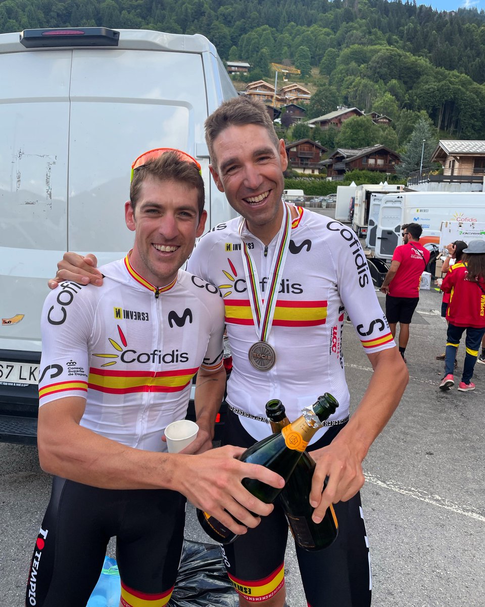 pablorguezguede's tweet photo. Somos SUBCAMPEONES DEL MUNDO!

@Valeromtb https://t.co/RvrRJ1BQDq