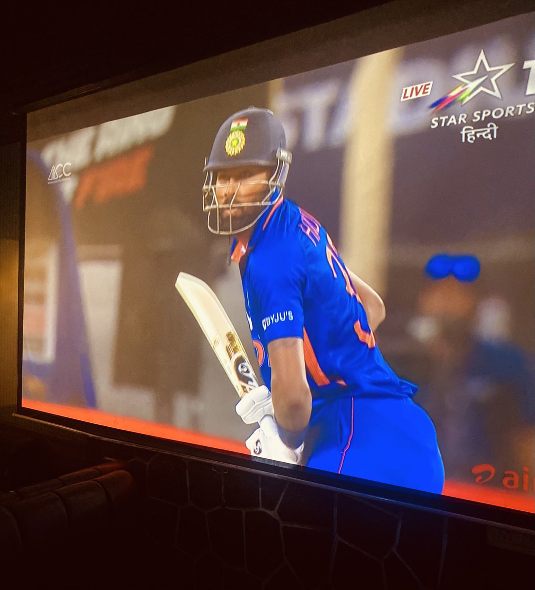 ozuapp's tweet photo. @hardikpandya7 u nailed it killer boy https://t.co/yZ6pmCH1XR
