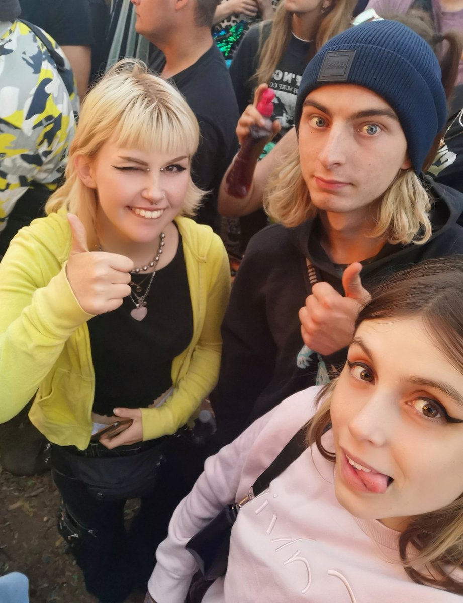 maisyjchapman's tweet photo. We love you Leeds fest!
#NOMUSICONADEADPLANET @OfficialRandL https://t.co/RZdH1mD6JD