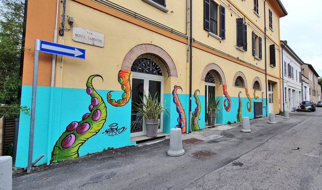 uhlon_dohlenko's tweet photo. One for the octopus fans out there π
Octopi always make me think of our #LanguageAndPersuasion conferences (next one coming up in November: https://t.co/2x4tyXg8n6) https://t.co/p67ORzqXnj