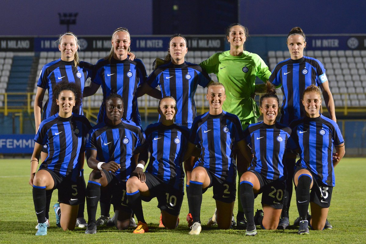Inter_Women's tweet photo. Forza ragazze! 🖤💙
#ForzaInter #InterWomen #InterParma https://t.co/mc50I25CLi