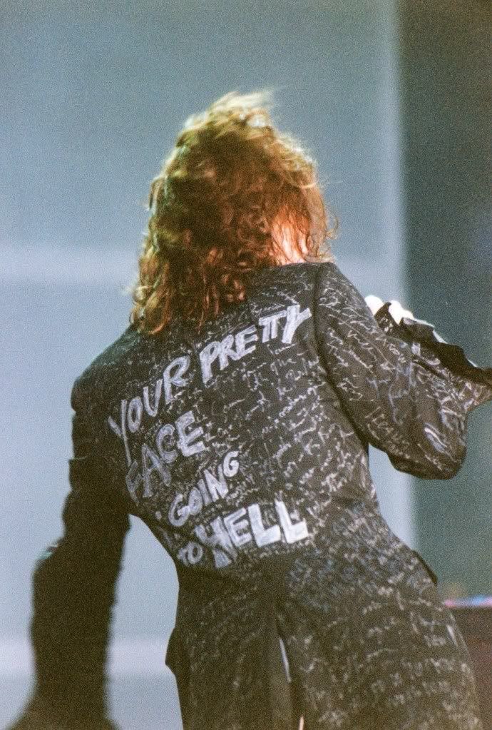 astrangeday17's tweet photo. I need this jacket in my silly life https://t.co/GVkNT5HYnQ