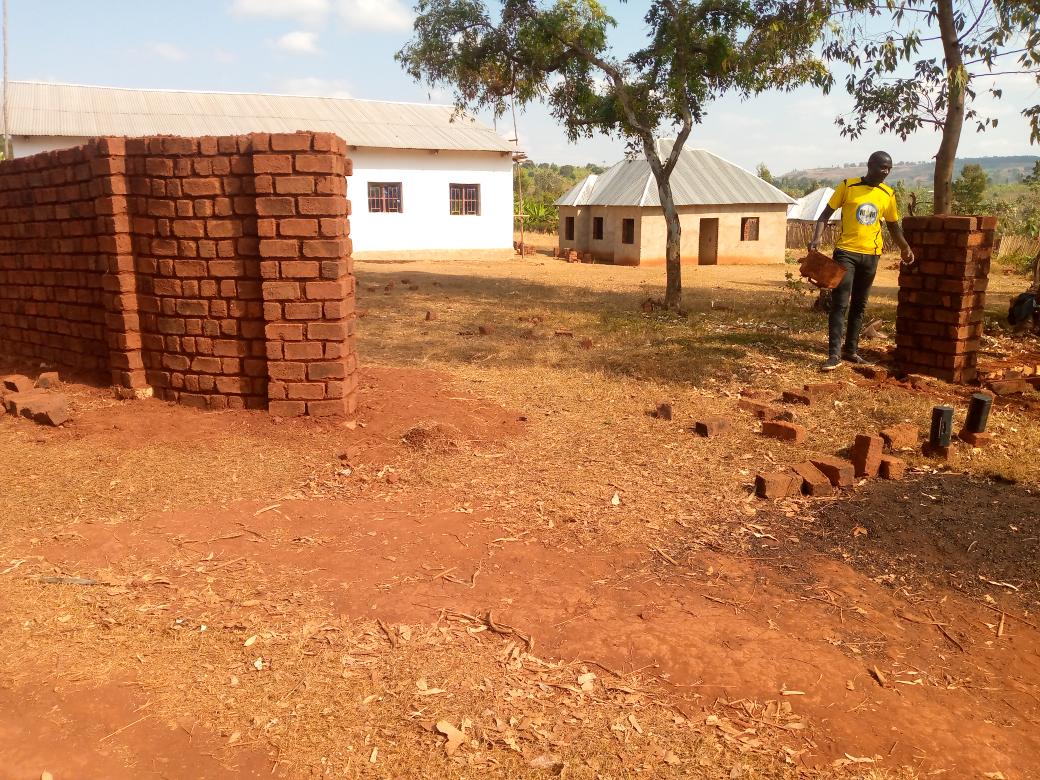 AMusongati's tweet photo. Ishirahamwe AASEV-NDINKABANDI rifise icicaro muntara ya Rutana,ririko riheraheza ivuriro Riri Makakwe, commune Musongati Rutana.
Risaba abo Bose babishoboye kurisahiriza mukuronka ibikoresho bikwiye ngo bikunde ritangure murukwezi 10 
# Fondation UMUGIRANEZA https://t.co/x1kXfYdTgs