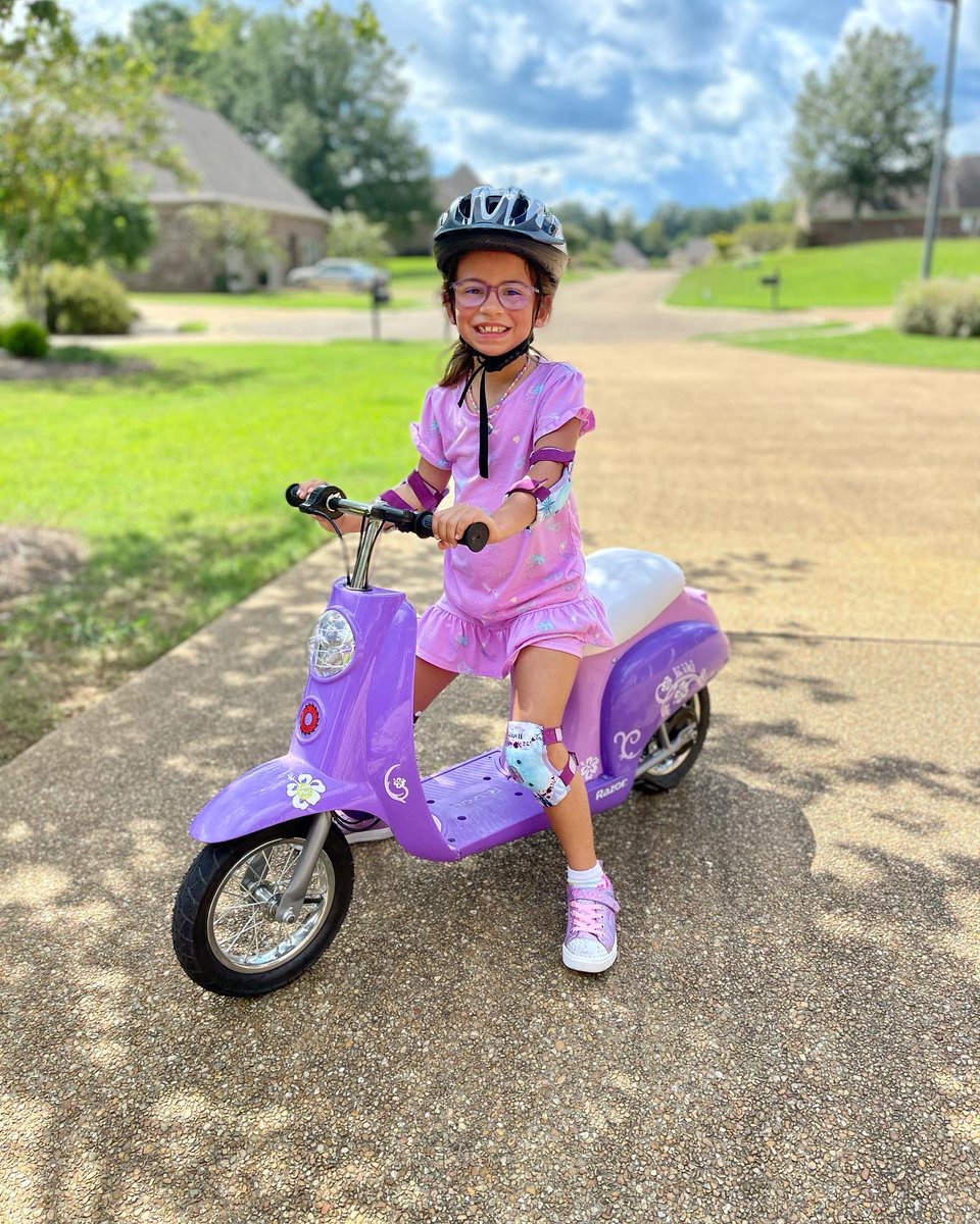 Figure14's tweet image. Sunday Funday ☀️ #MillerGirls @JMiller_Coach