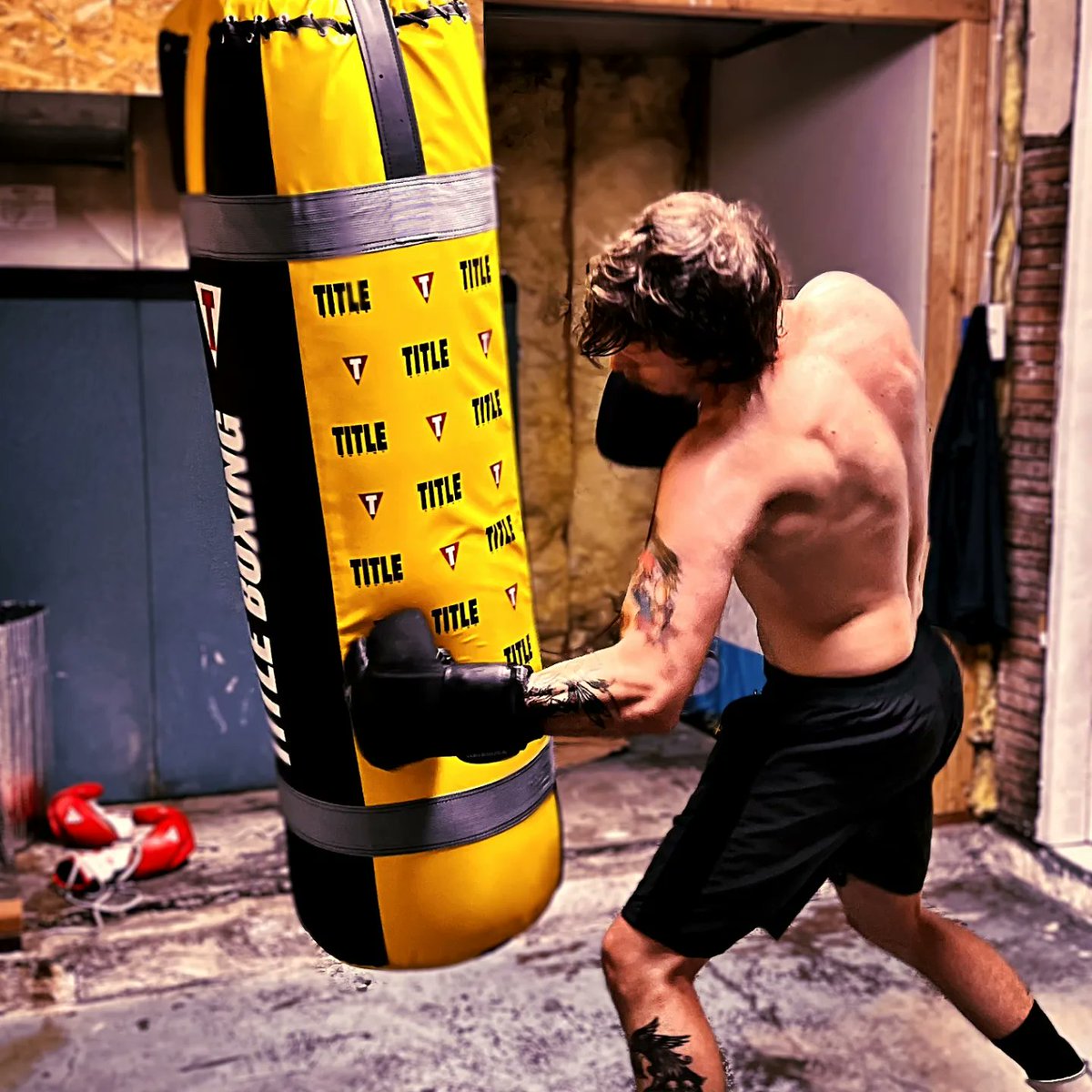 Idubbbz's tweet photo. I'll pay keemstar 10,000 robux to get in the ring with me https://t.co/18LXYY56YM