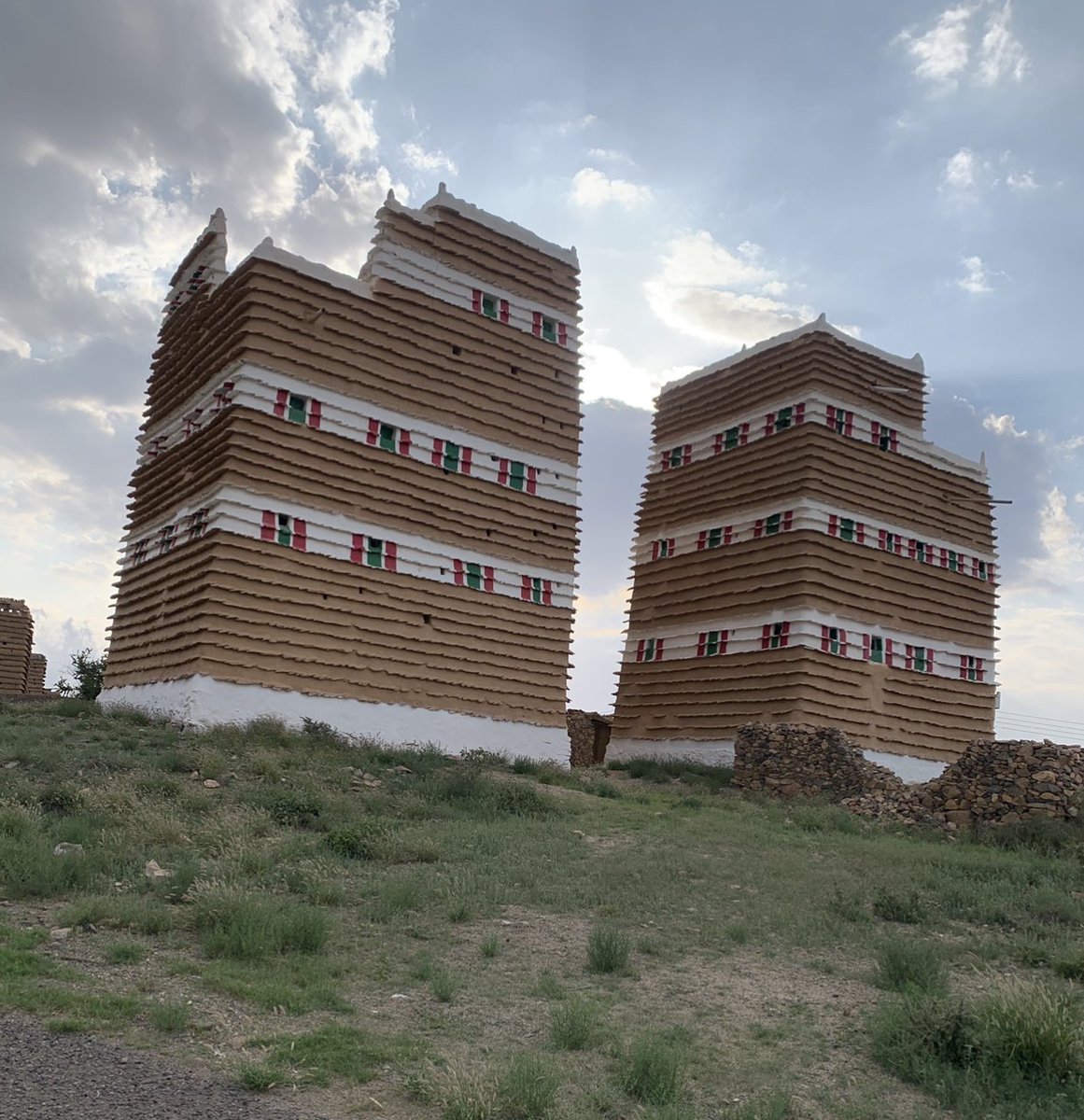 abdulalmosa615's tweet image. تجولت اليوم في قرية آل بلحي وقد سررت بالعمل الرائع الذي عمله الأهالي بترميم البيوت القديمة حيث شمل الترميم اكثر من النصف وهو عمل يشكرون عليه