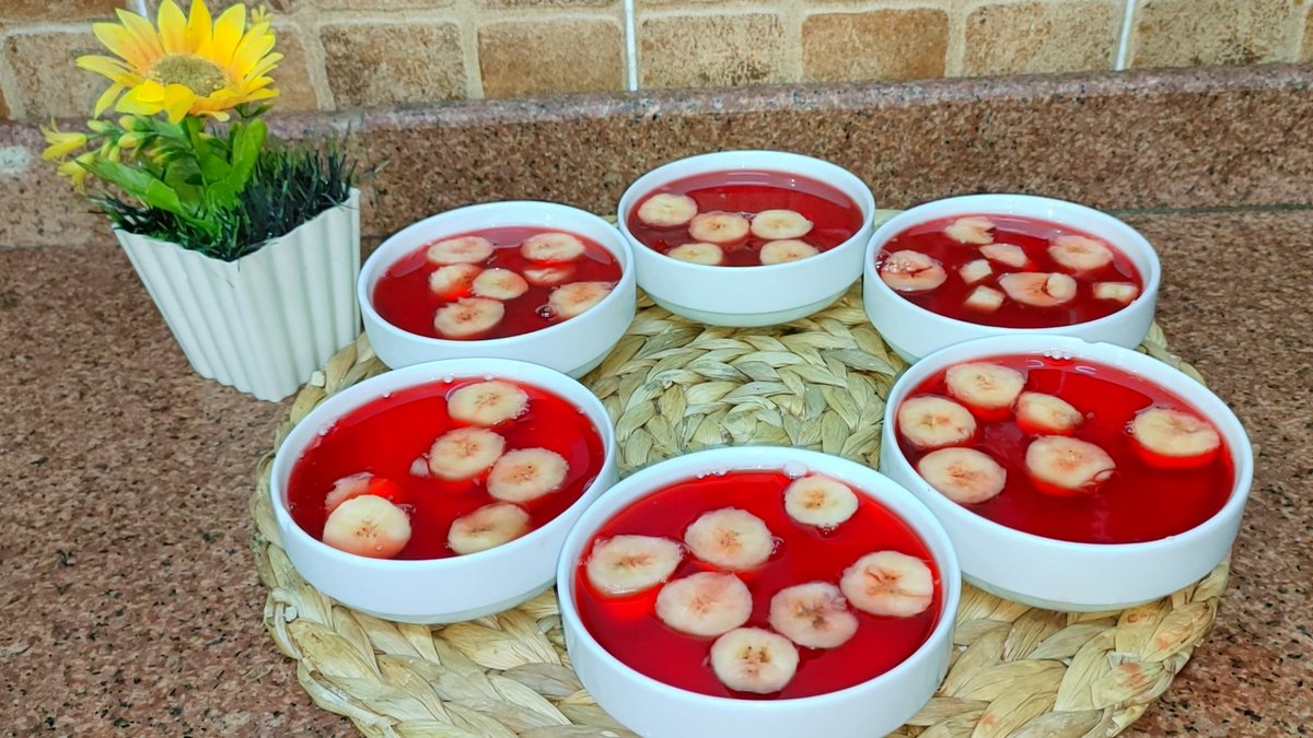 #ياعم_الصيف_خليك_خفيف
جيلى بالموز 😋حاجه ترطب القلب كده 🤣