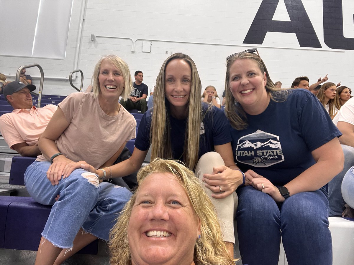 BlueWaveGinny's tweet photo. @USU Volleyball alums and I enjoying the 4 set win vs. ranked UCLA! https://t.co/2IwcGqJeh1