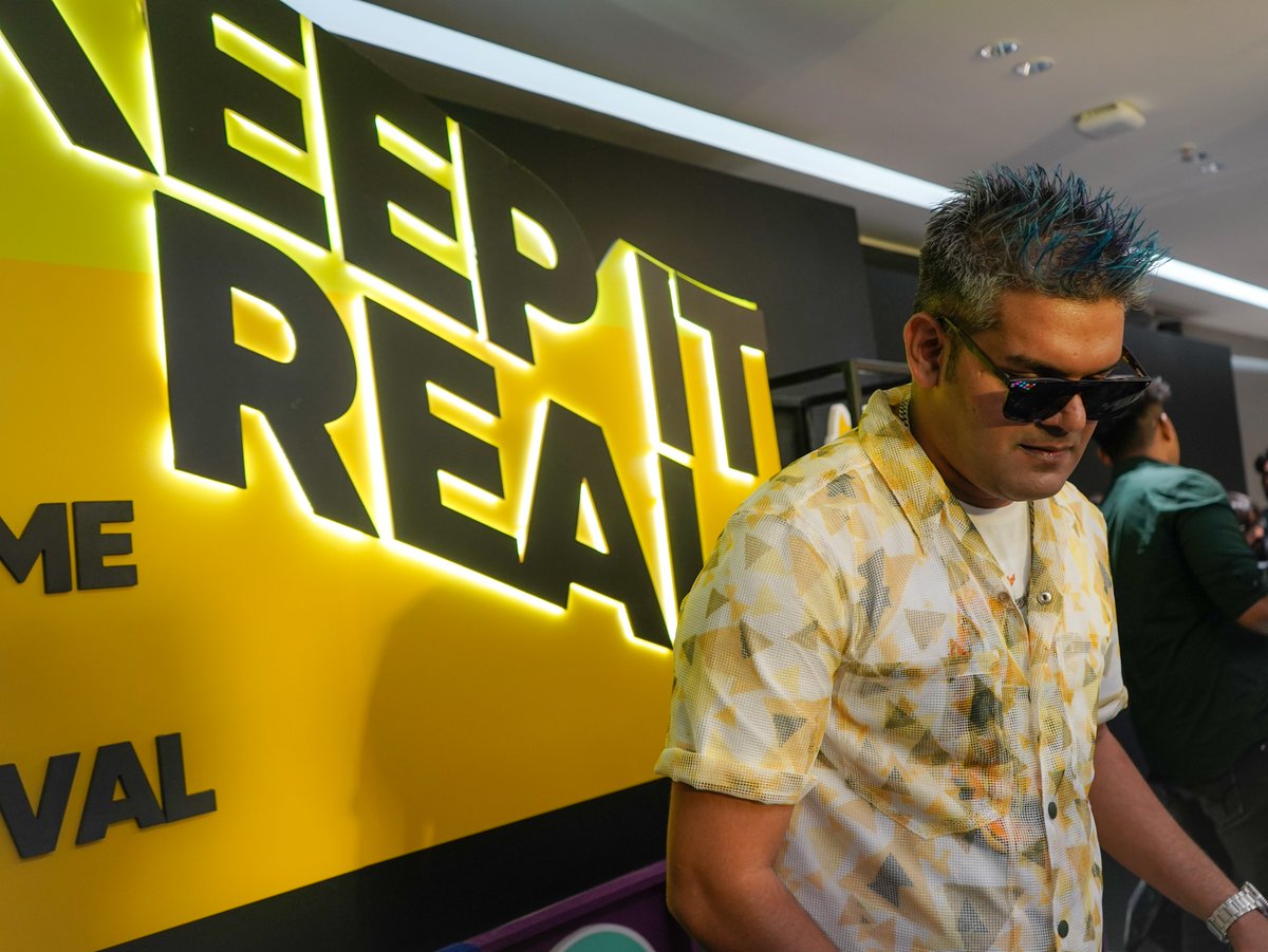 The doctor will see you now!

Welcoming <a href="/thespindoclive/">The spindoctor</a> on the #828realmeFanFestival stage to continue the fun and bring the house down exclusively for the #realmeFans💥