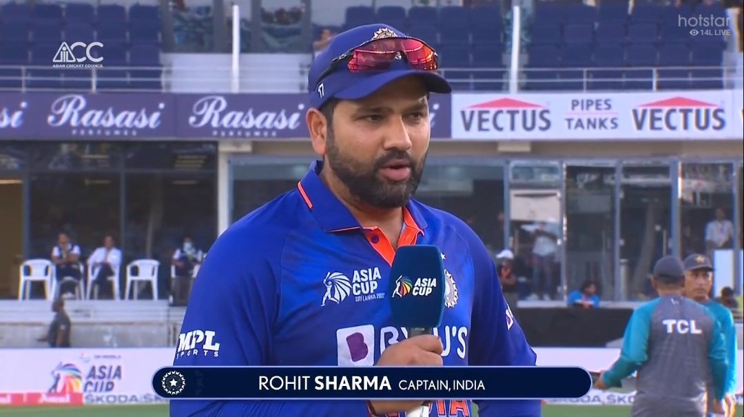 Vector_45R's tweet photo. Few Cool Pictures of Today's match 
#INDvsPAK 
Well Done India 🔥
Good Night ❤️😪  #RohitSharma𓃵 https://t.co/iS2L2sZlMG