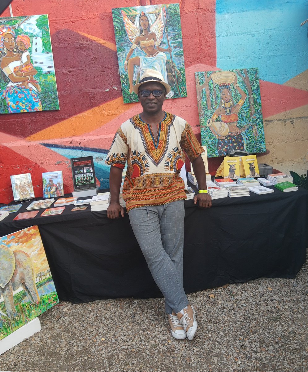 tehamwakam's tweet photo. Pour ma première sortie expo-vente de la rentrée, j'ai présenté le catalogue de @tehameditions au Festival ArTalenTour. Un événement riche en rencontres et découvertes.
#tehameditions #artalentour
Faites votre choix de livres sur https://t.co/WFlecCehvD https://t.co/iH0JcmaKJc