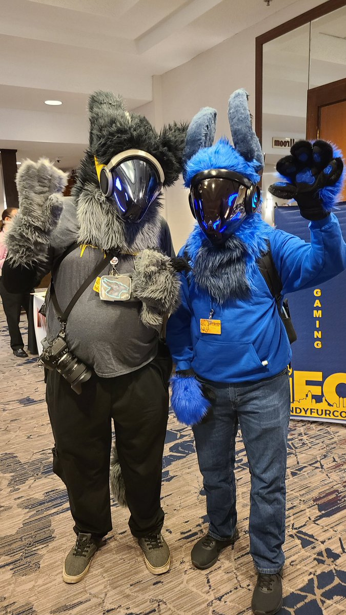 Cattown7's tweet photo. The only other pictures I got at #indyfurcon2022 https://t.co/sv8kuaujTY
