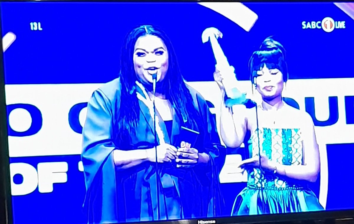 ThabangPodcast's tweet photo. I love Selbeyonce she is one of us normal people,if she can make it, we can all make it. #Samas #SAMAs28 https://t.co/66Y6lTNLzo