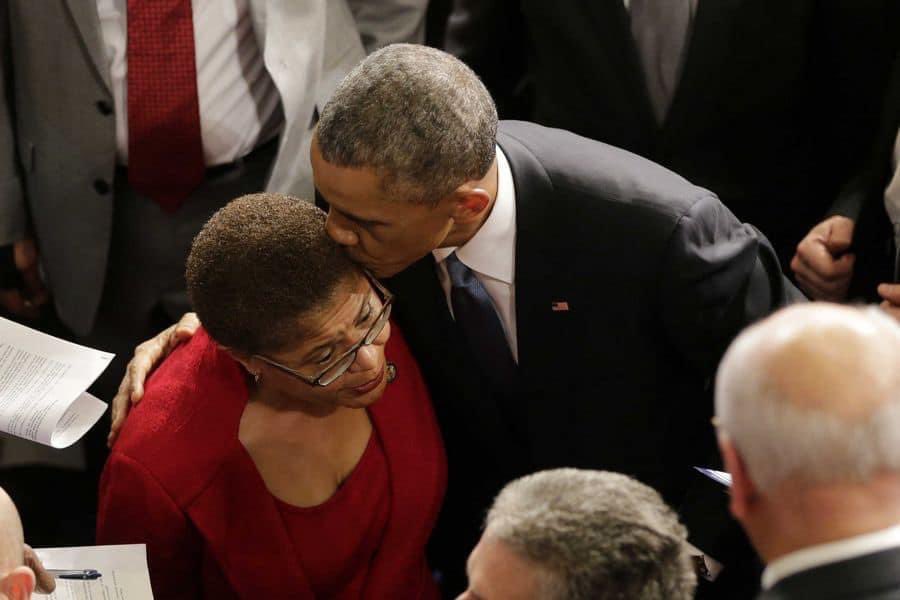 goRubenRuben's tweet photo. #Orale Susan! We love Karen Bass For Mayor of LA! She Se Puede @KarenBassLA #LatinosForKarenBass #DinoRick #Obama https://t.co/o8OlI7T23J
