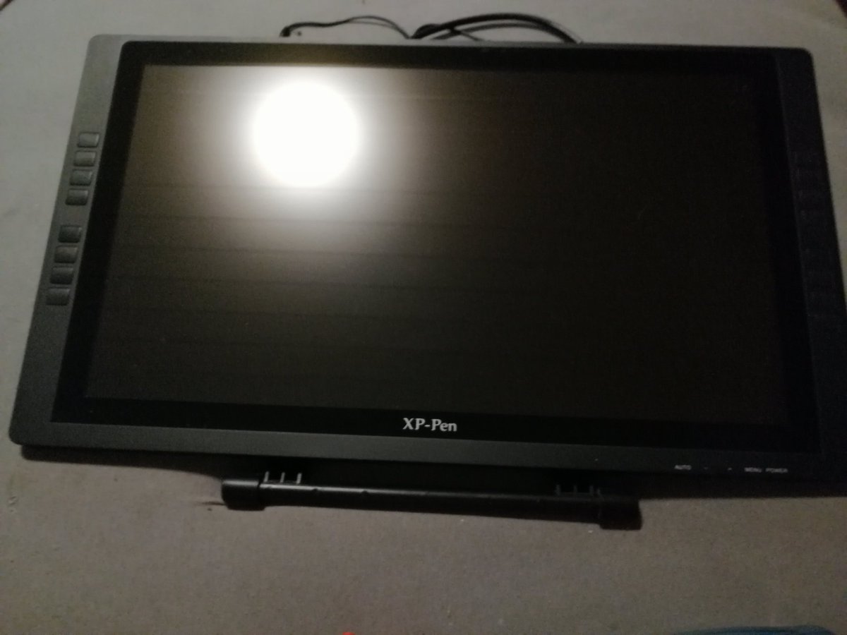 PinkroseNadine's tweet photo. Ich verkaufe mein XP-pen artist 22e da ich es nie benutze so gut wie neu 2 stifte,  Handschuh,  alle Kabel ect dabei.  Bei Interesse pn.  Vh 400 Euro @theddybaer  @PewyTwitch @BenteliciousArt @AnoreyArt @ArtworkLoox https://t.co/JagWF8wi6P