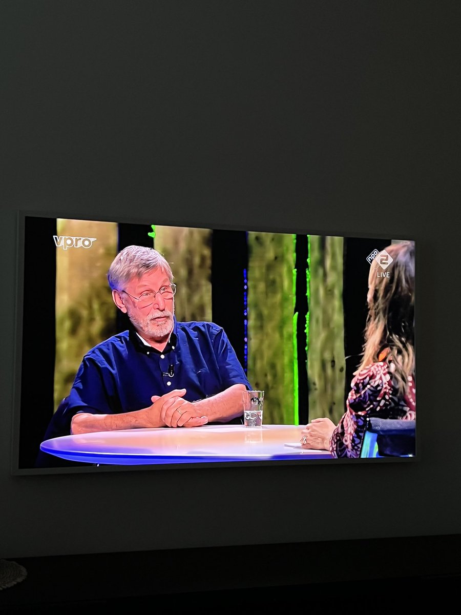 PsychMerel's tweet photo. Sensory input, alle prikkels die je doet denken aan het trauma. Bizar hoeveel linken je brein legt met gelinkte triggers met het trauma. Er komen zoveel meer triggers bij….. dat maakt trauma zo zwaar. https://t.co/Y15NNabVaz